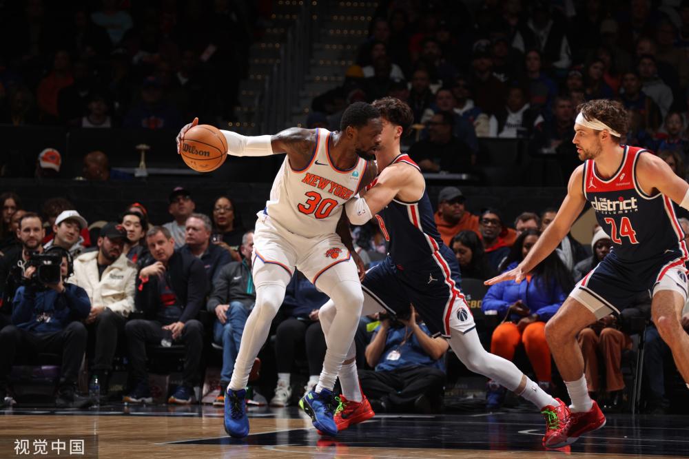 的新队徽以 的新队徽以